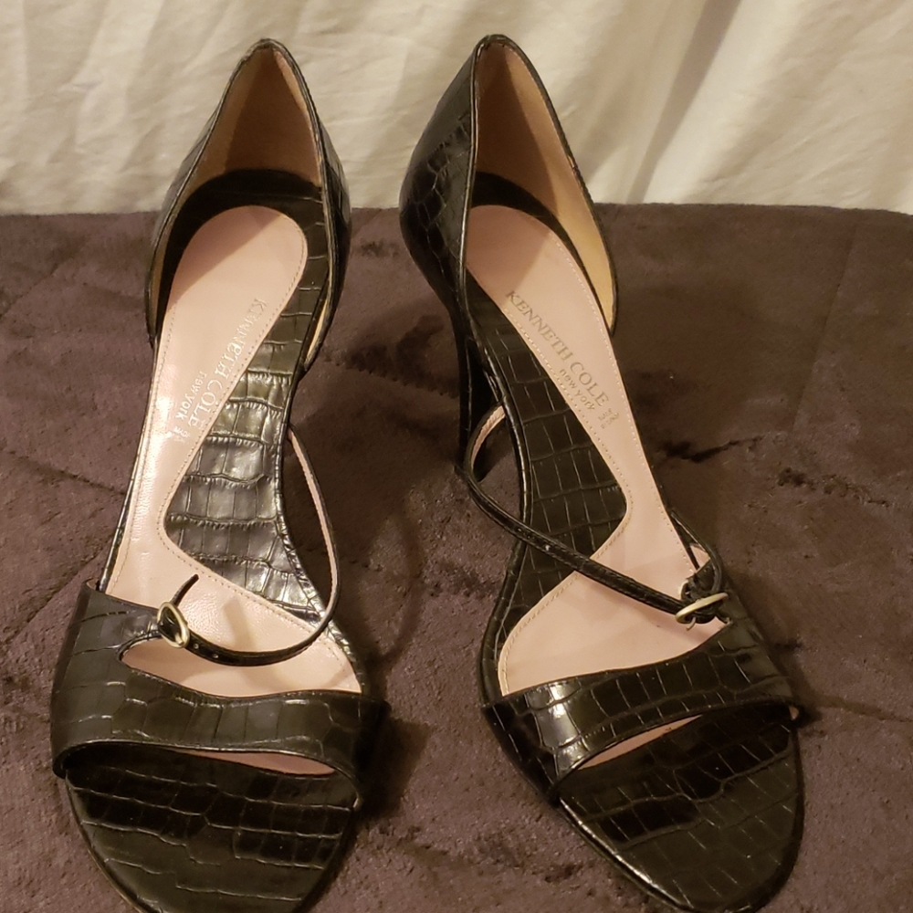 New 100%Leather Black Kenneth Cole Open Toe Heels